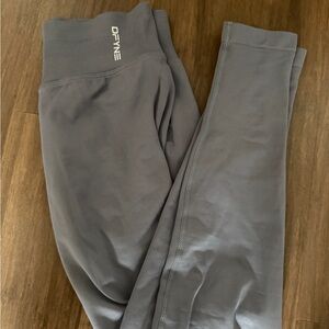 DFYNE Women's High-Rise Seamless Leggings in Gray